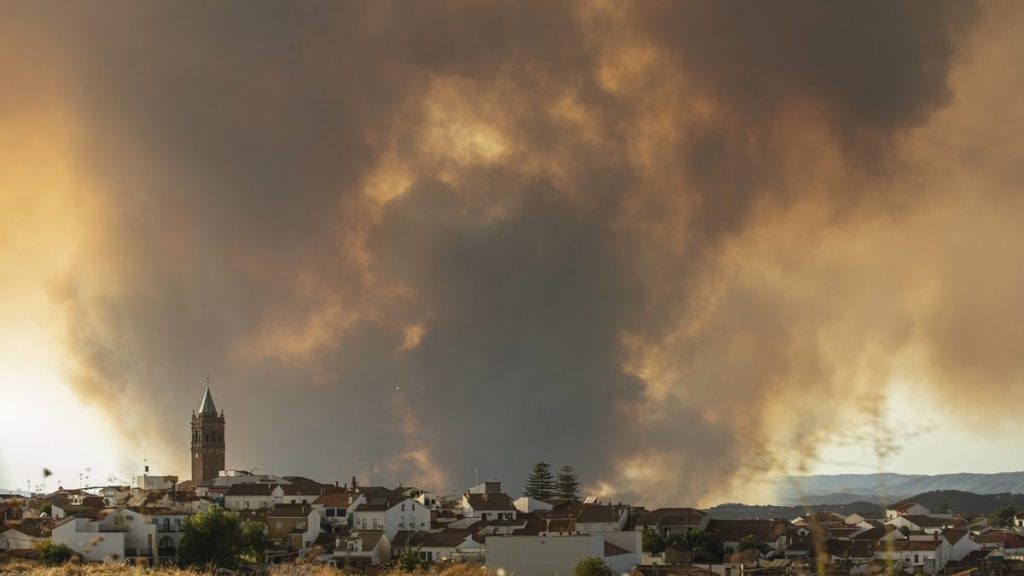 Incendio Almonaster la Real Sierra de Huelva 2020